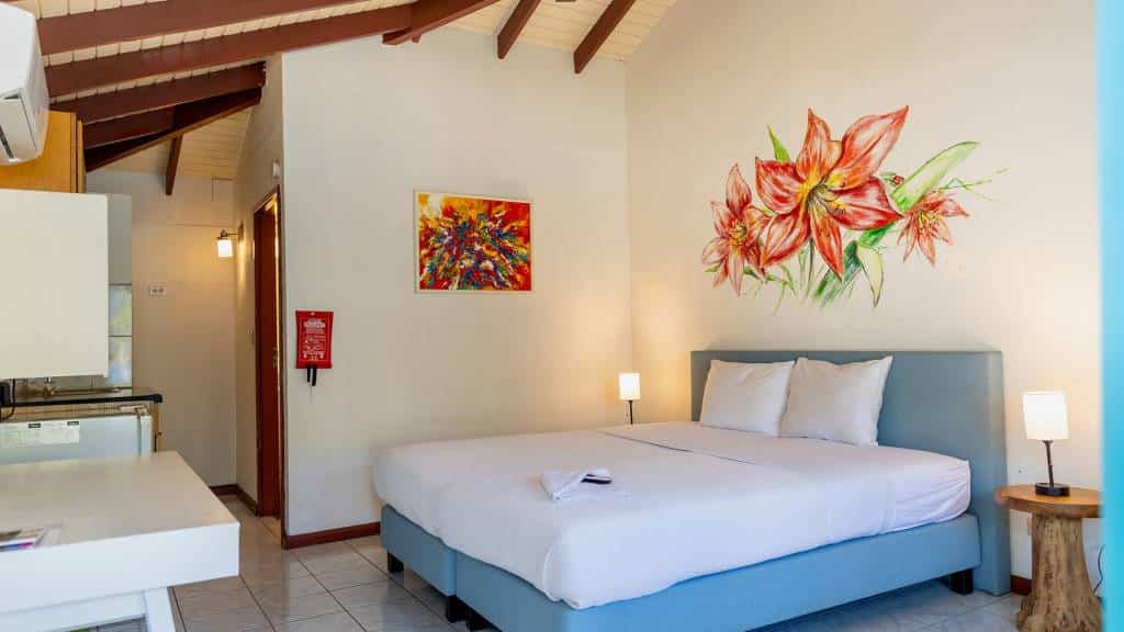 Talk of the Town Inn & Suites | St Eustatius | Superior Room Pool View