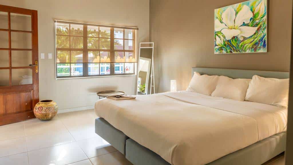 Talk of the Town Inn & Suites | St Eustatius | Superior Room Pool View